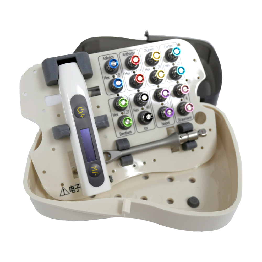 Kit de 16 tournevis universels avec clé dynamométrique pour implants dentaires représente l'outil ultime pour un contrôle précis et une connexion efficace. Grâce à ses poignées électroniques et à son tournevis rapide, cette clé vous permet de réaliser une connexion pratique en un temps record.