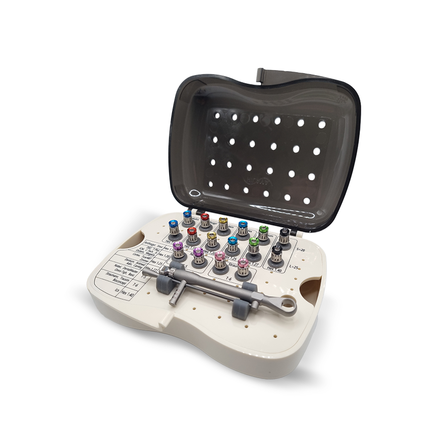 Kit de 16 tournevis universels pour implants, usage manuel. Compatible avec la plupart des systèmes implantaires. Idéal pour le serrage et desserrage des vis prothétiques et implantaires. Outil indispensable pour les chirurgiens-dentistes et implantologues.