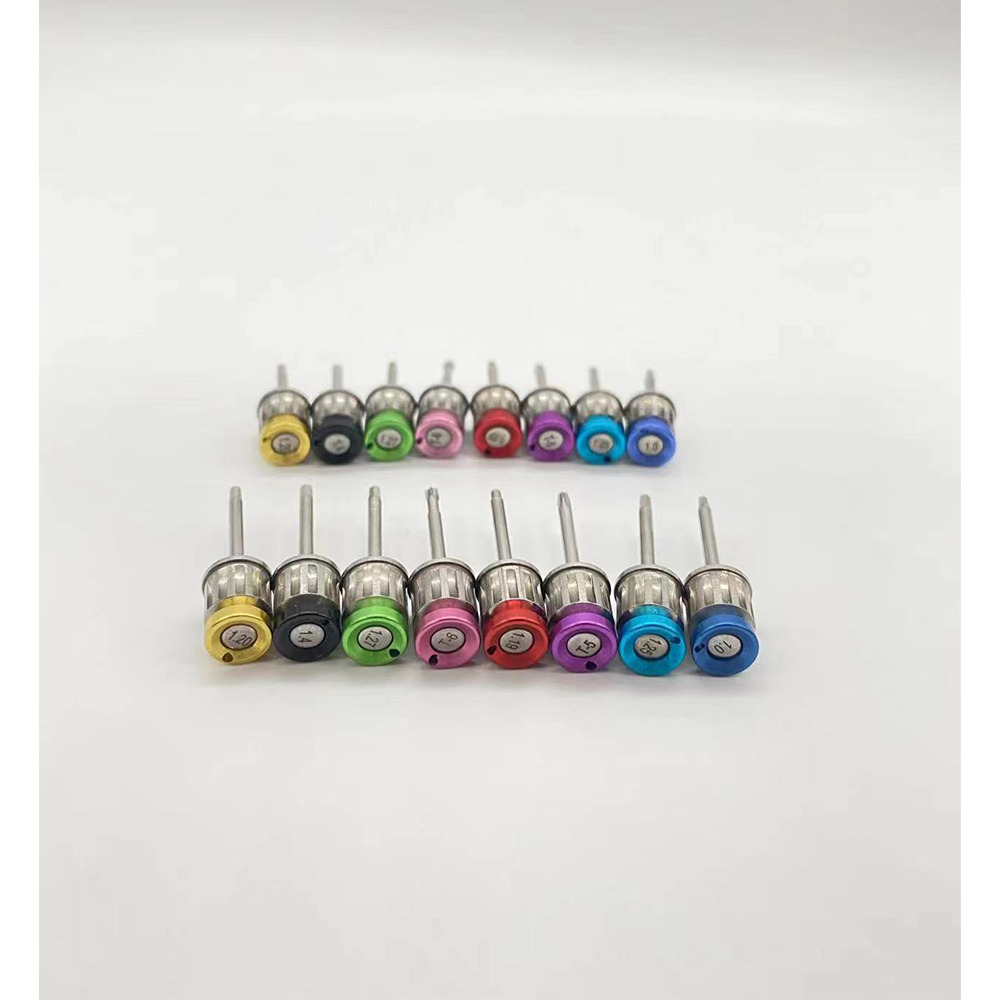 Kit de 16 tournevis universels avec clé dynamométrique pour implants dentaires représente l'outil ultime pour un contrôle précis et une connexion efficace. Grâce à ses poignées électroniques et à son tournevis rapide, cette clé vous permet de réaliser une connexion pratique en un temps record.