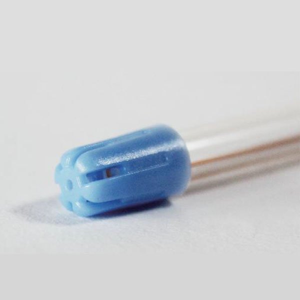 Boîte de 100 pompes à salive - oofti.fr