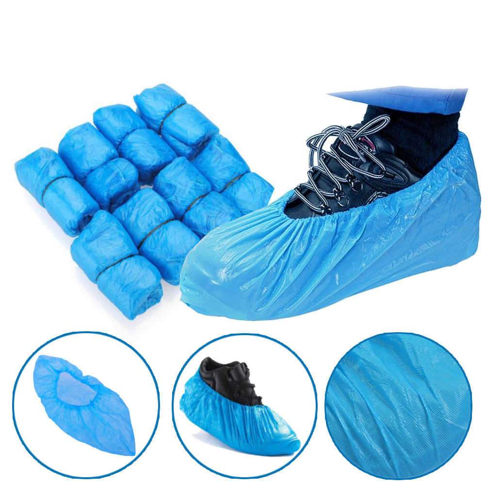 Par sachet de 100 pièces Taille unique Sur-chaussure non stérile pour éviter la propagation de germes et de bactéries Ces 100 sur-chaussures JET bleues s'enfilent facilement par-dessus n'importe quelle paire de chaussures. Cette protection des pieds permet de protéger le sol des bactéries pouvant être ramenés de l'extérieur. De plus, elles protègent les chaussures d'éventuelles projections ou salissures. Composées de polyéthylène, elles sont très fines et très bonnes.
