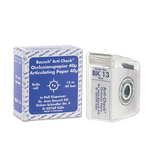 Papier d'occlusion Arti-Check micromince 40µ de BAUSCH.  Colorant sur les 2 faces. Des microcapsules éclatent à la pression. Marquage très précis et sélectif. Sans aucune bavure.  Couleurs disponibles : bleu, rouge, pour différencier les points de contact centrés et excentrés.  Présentation en rouleau de 15 m en distributeur, largeur 16 mm.