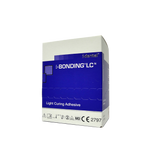 i-BONDING LC est un liant photopolymérisable de cinquième génération, monocomposant, en une étape. Spécialement formulé pour lier la dentine et l'émail aux restaurations polymères, aux compomères, aux amalgames, aux surfaces en céramique et aux métaux traités. Sa composition bioinerte garantit une compatibilité étendue avec divers matériaux dentaires